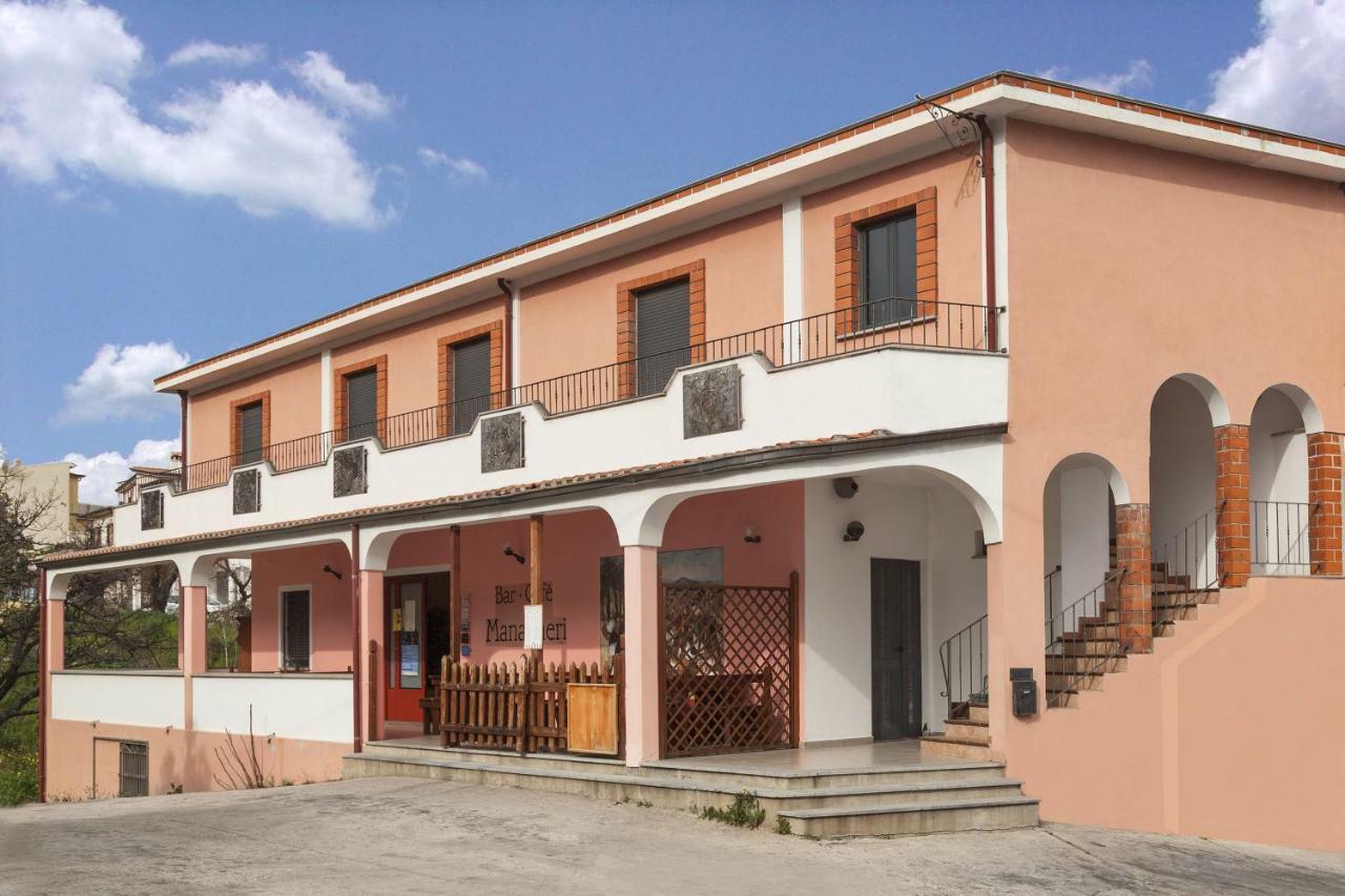 Managheri Wine Bar Oliena Exterior foto